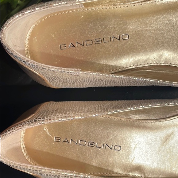 Bandolino Women's Beige Flats with Buckle Size 9M - Picture 3 of 7